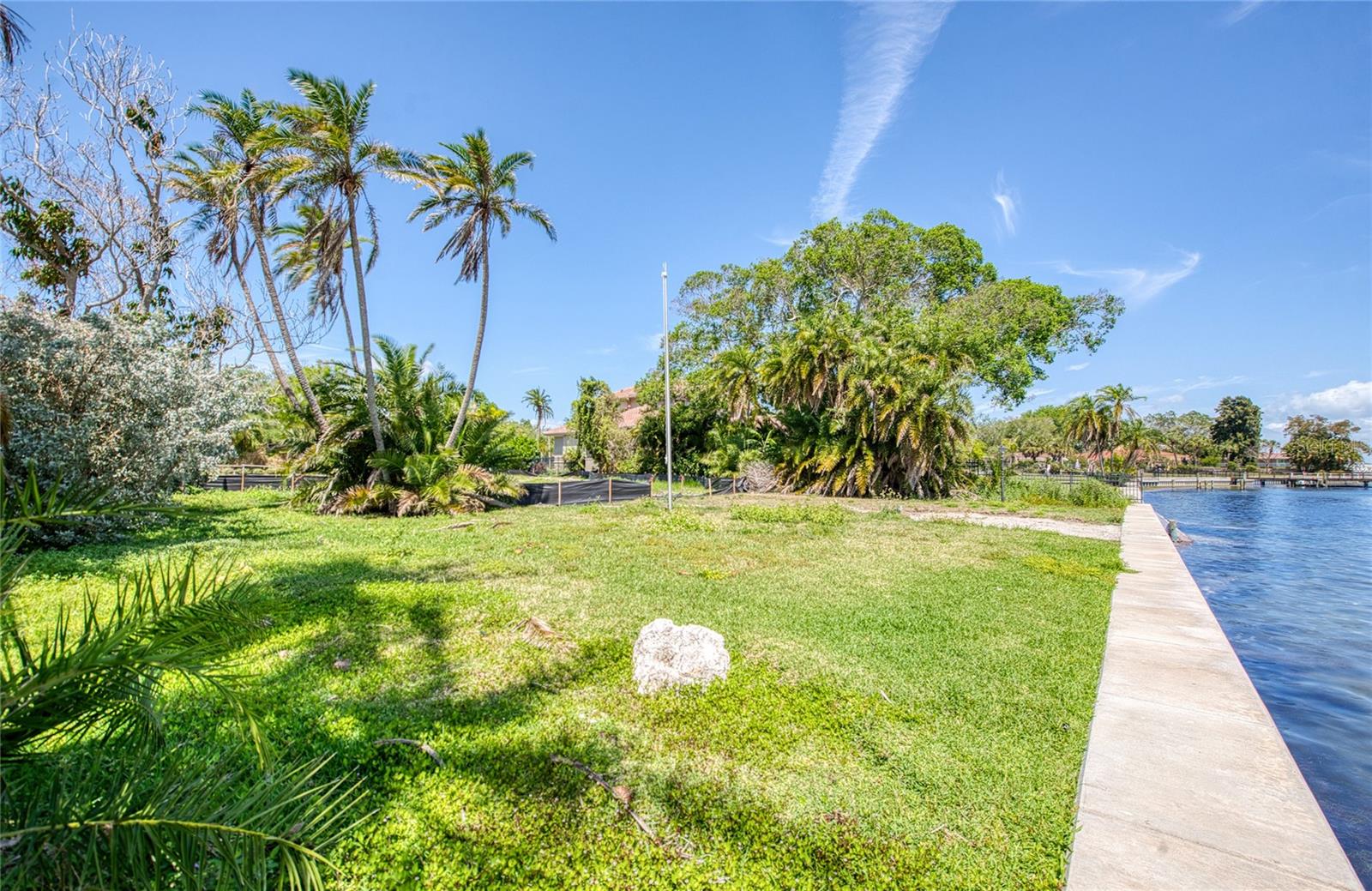 Image 22 of 30 For 5926 Bahama Shores Drive S