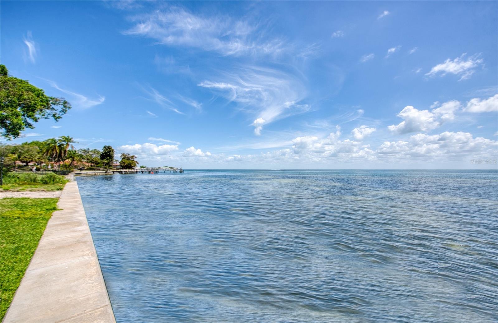 Image 24 of 30 For 5926 Bahama Shores Drive S