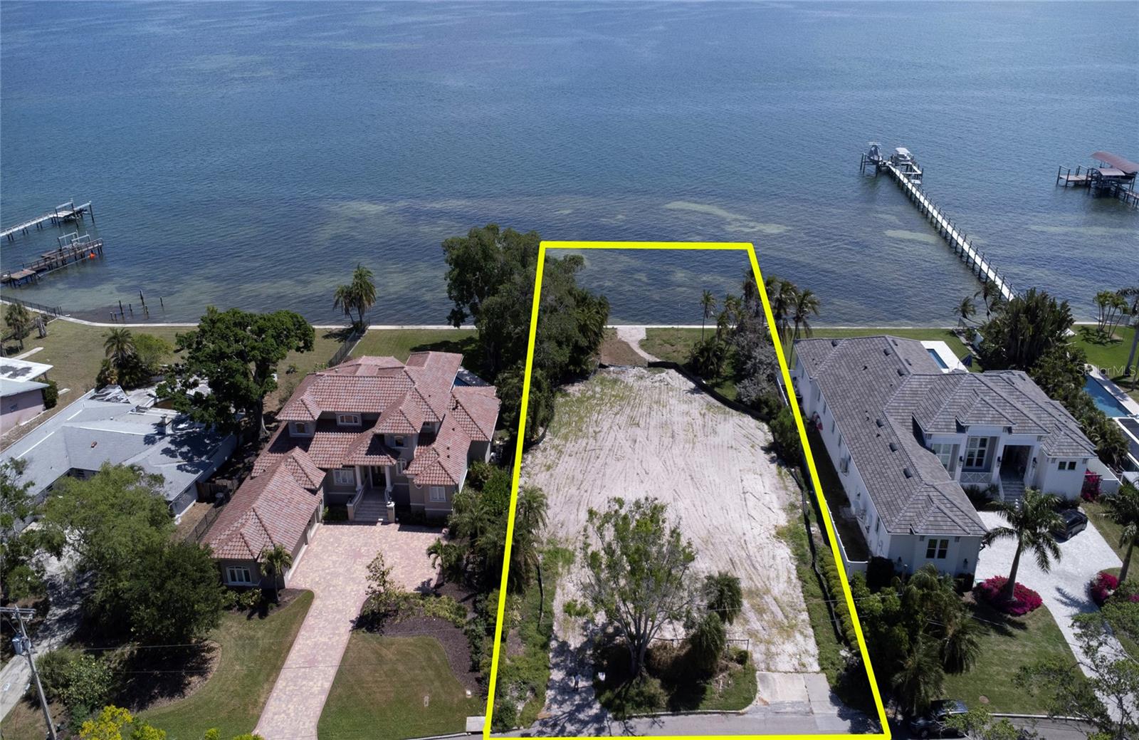 Image 3 of 30 For 5926 Bahama Shores Drive S