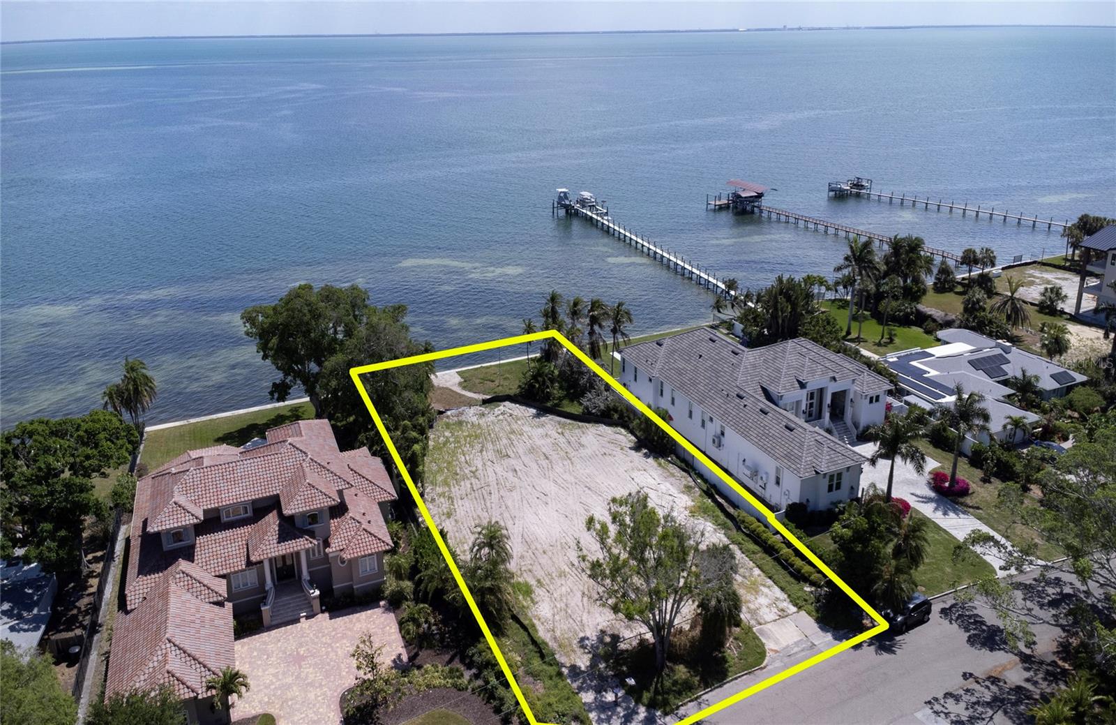 Image 4 of 30 For 5926 Bahama Shores Drive S