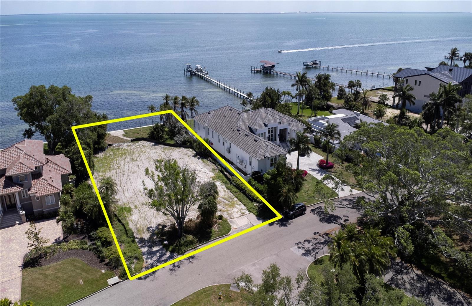 Image 6 of 30 For 5926 Bahama Shores Drive S