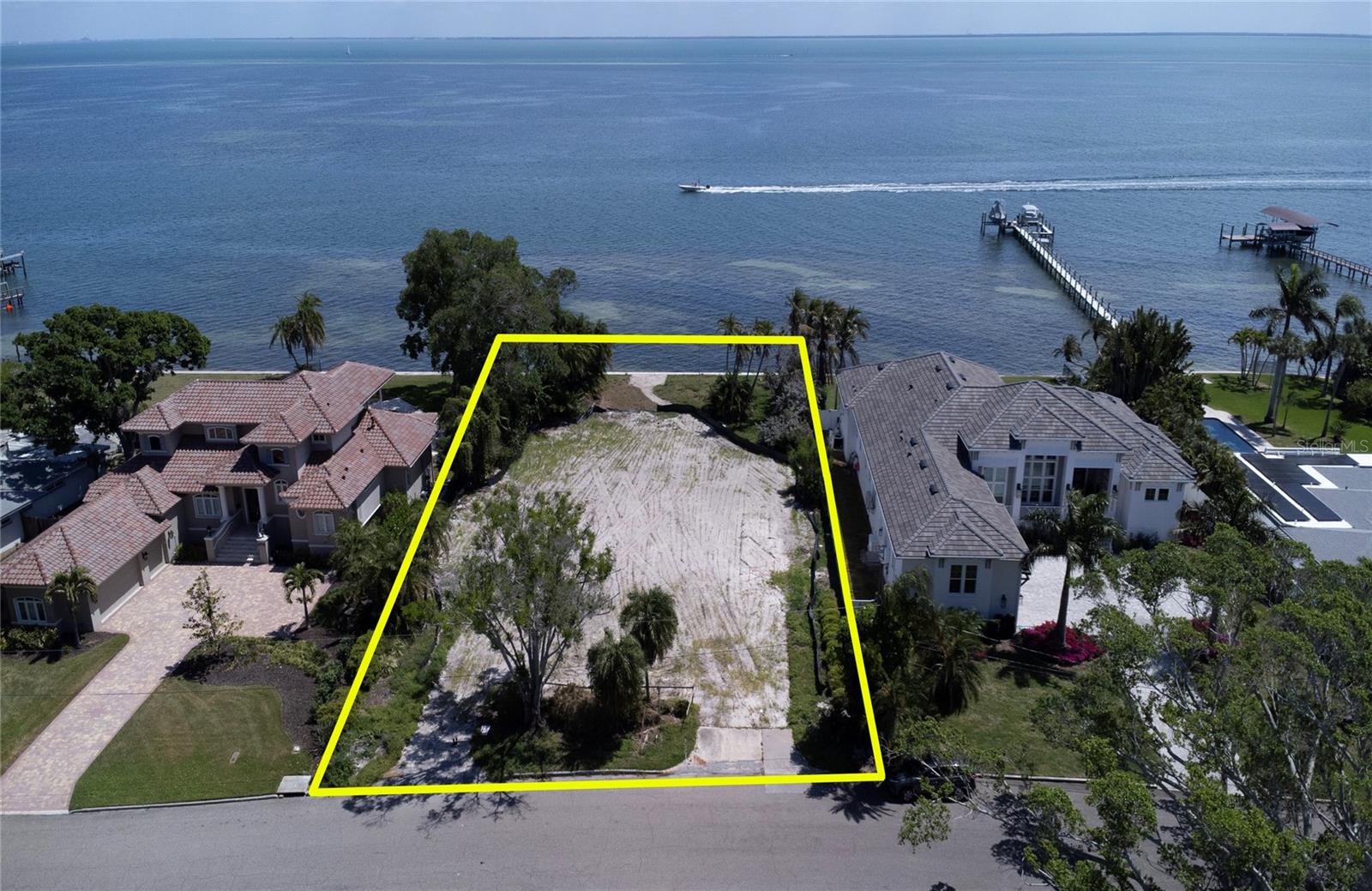 Image 7 of 30 For 5926 Bahama Shores Drive S