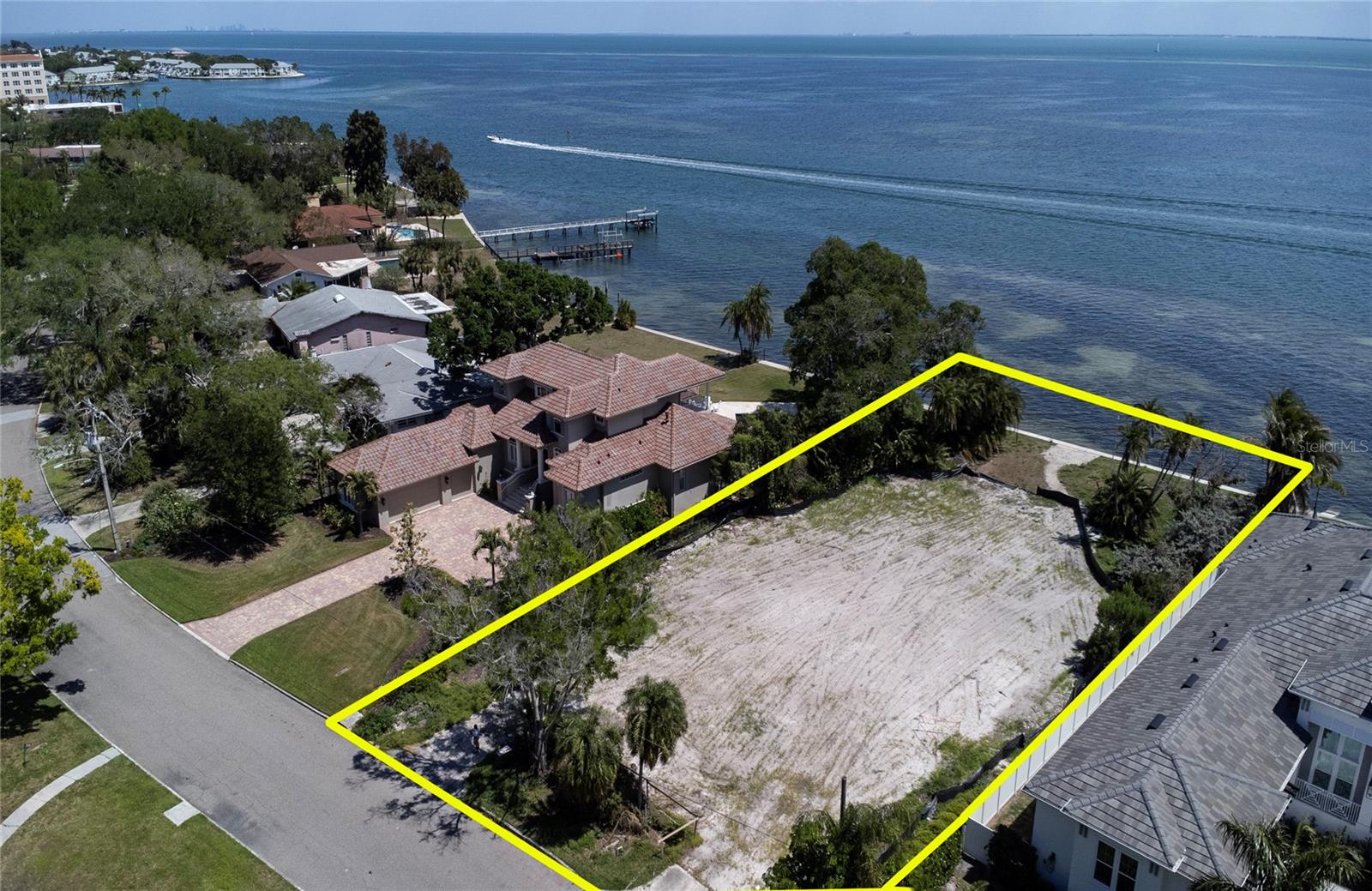 Image 8 of 30 For 5926 Bahama Shores Drive S