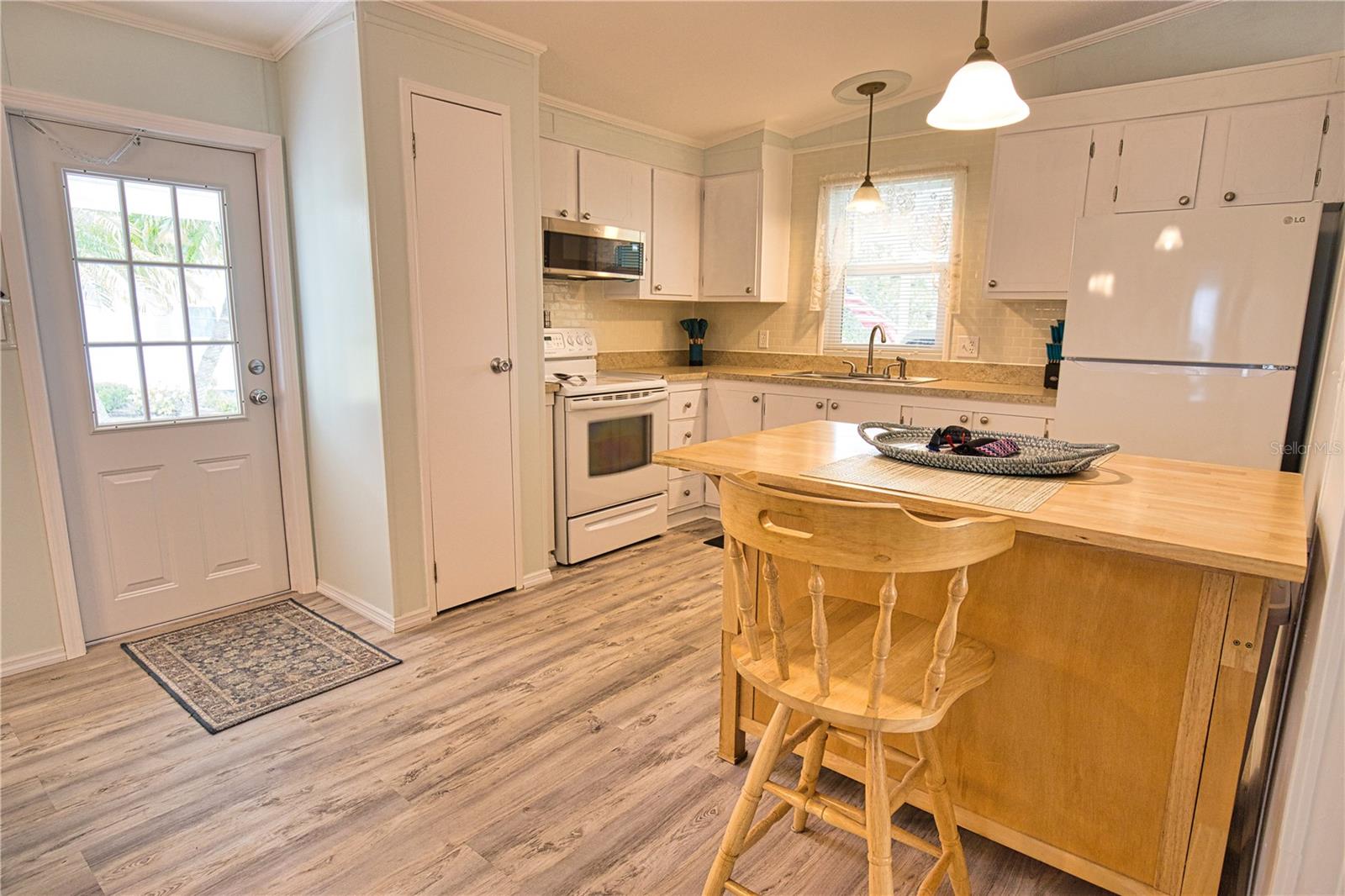 Image 4 of 80 For 618 Iglesia Drive