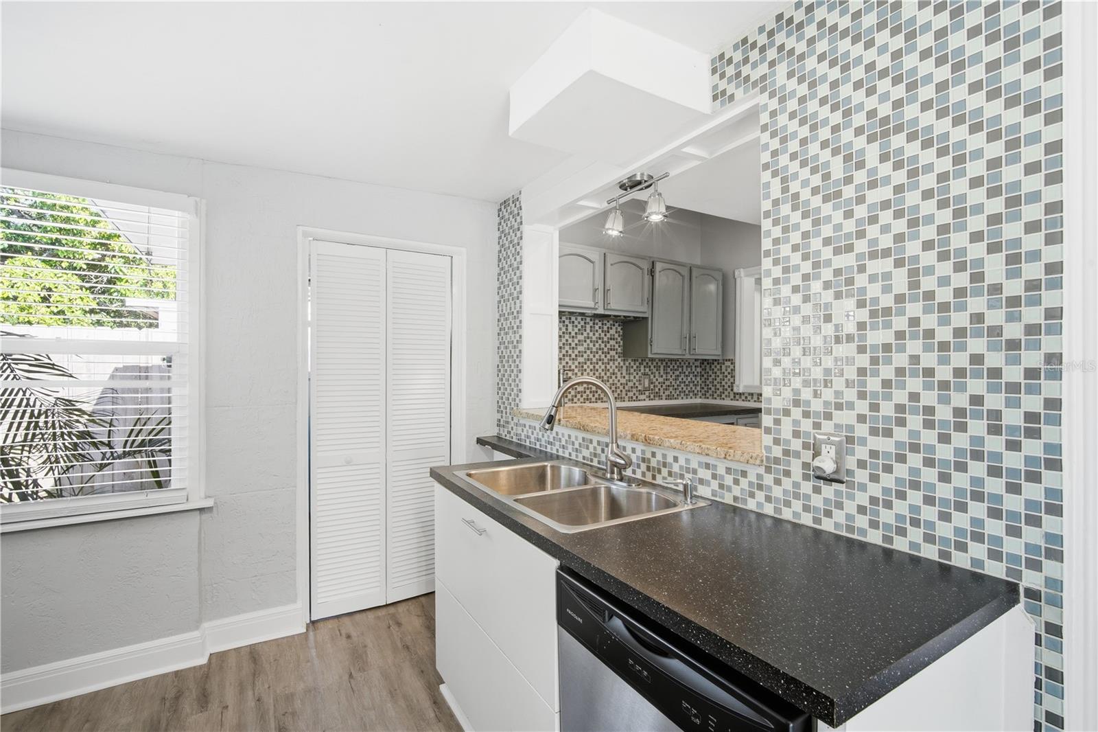 Image 10 of 26 For 4933 13th Avenue S