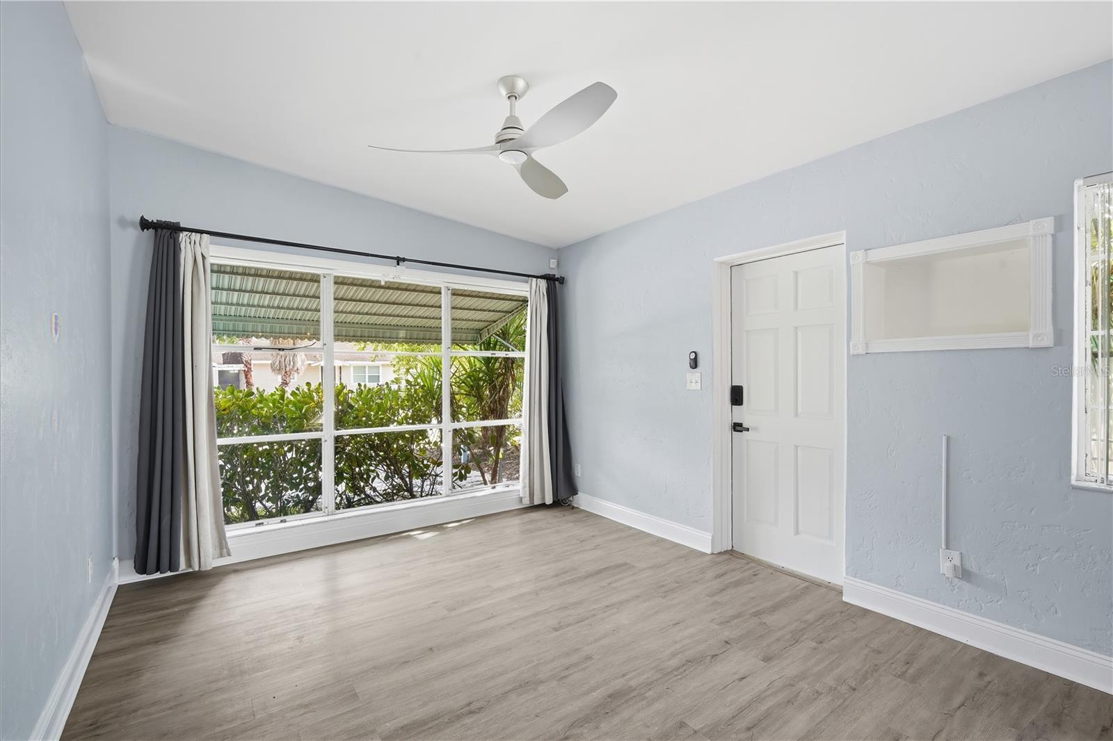 Image 15 of 26 For 4933 13th Avenue S