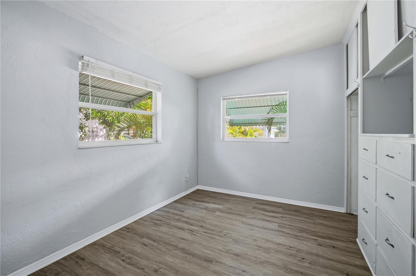 Image 16 of 26 For 4933 13th Avenue S