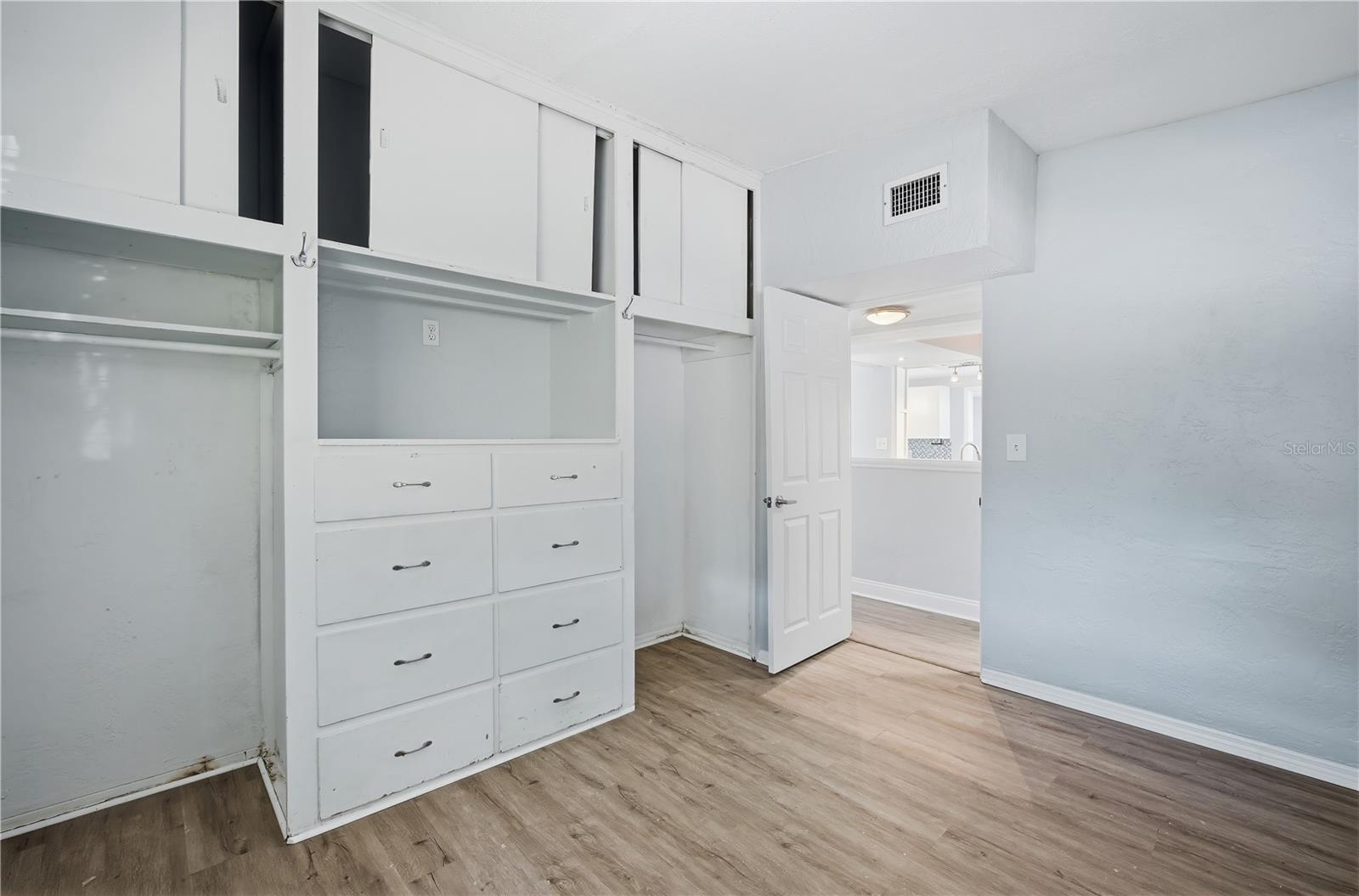 Image 17 of 26 For 4933 13th Avenue S