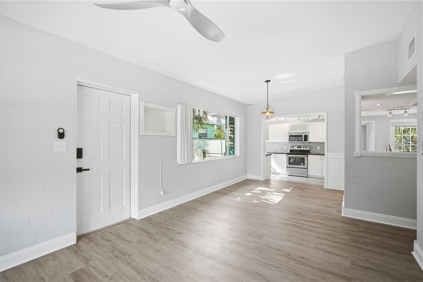 Image 5 of 26 For 4933 13th Avenue S