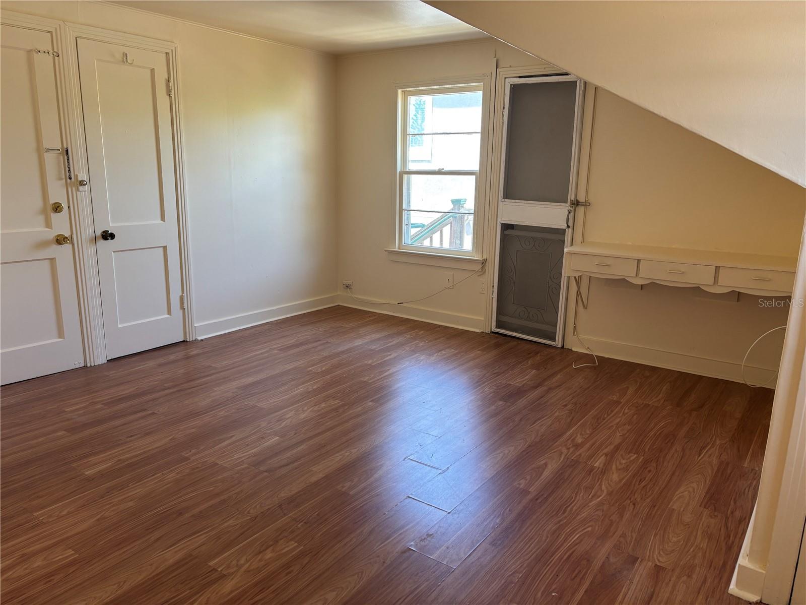 Image 11 of 20 For 507 Cleveland Avenue Sw 2