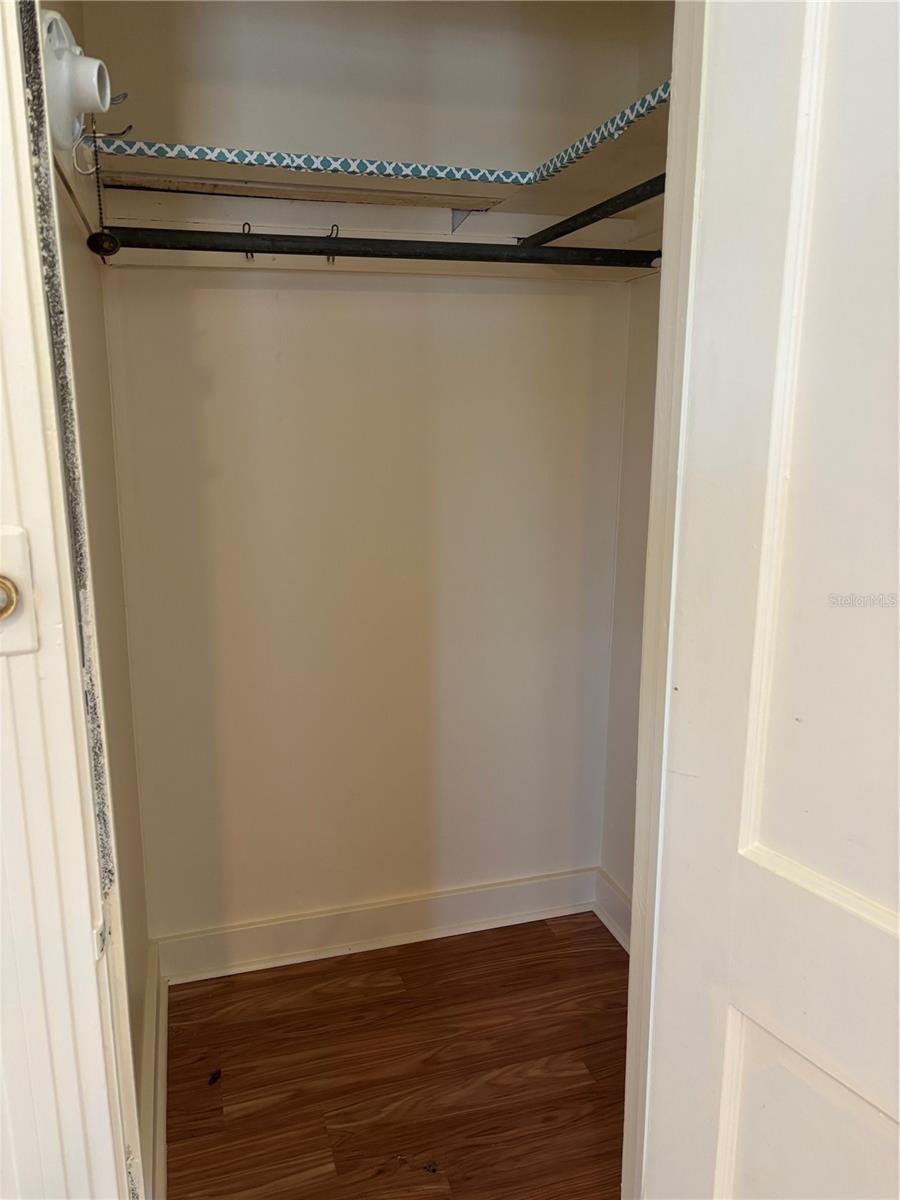 Image 13 of 20 For 507 Cleveland Avenue Sw 2