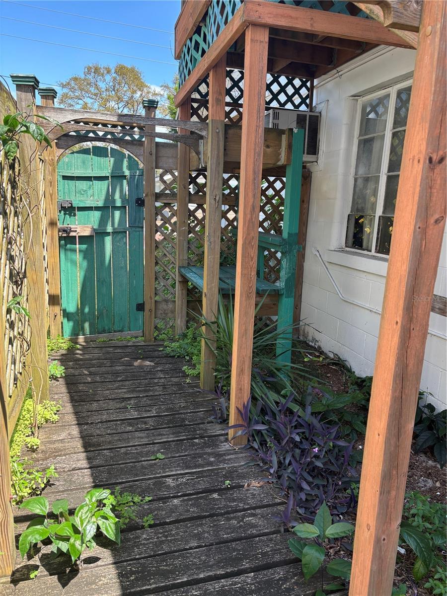 Image 17 of 20 For 507 Cleveland Avenue Sw 2