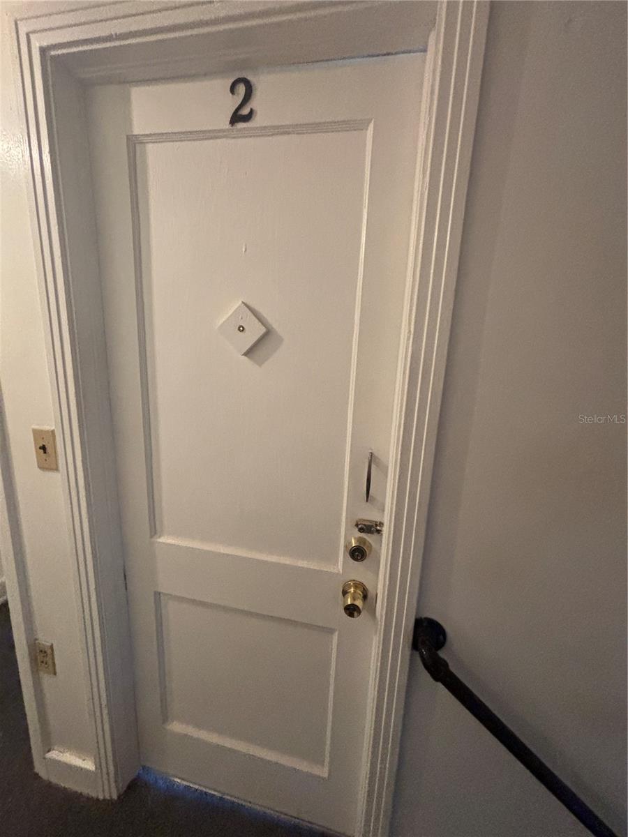 Image 2 of 20 For 507 Cleveland Avenue Sw 2