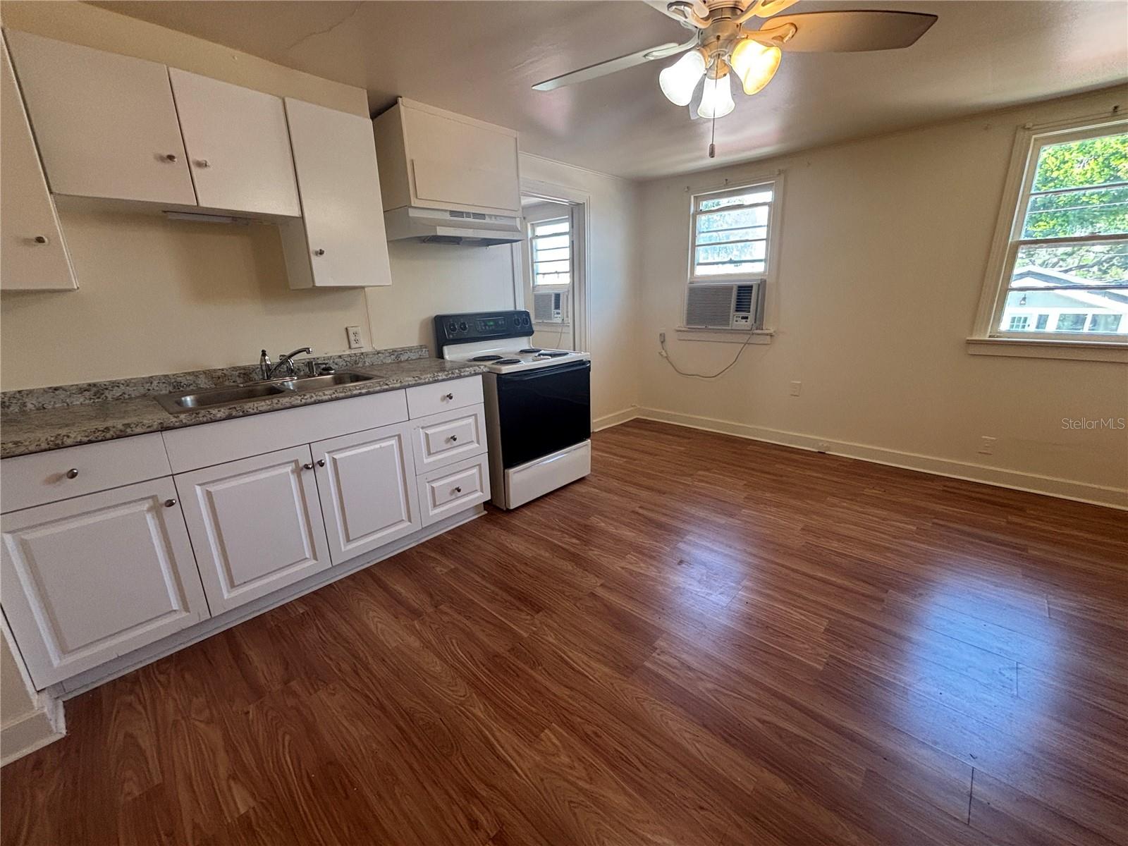 Image 6 of 20 For 507 Cleveland Avenue Sw 2