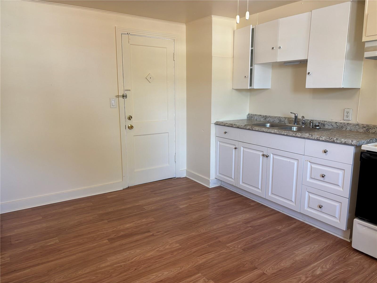 Image 8 of 20 For 507 Cleveland Avenue Sw 2