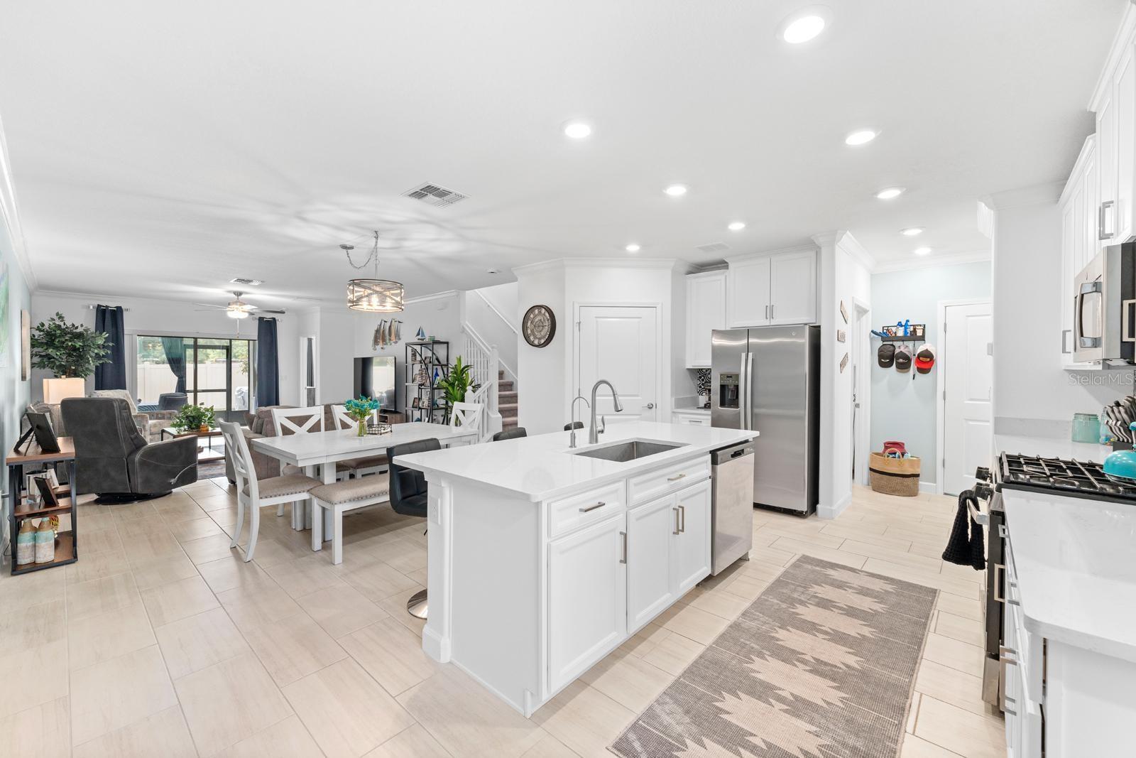 Image 6 of 38 For 17538 Holly Well Avenue