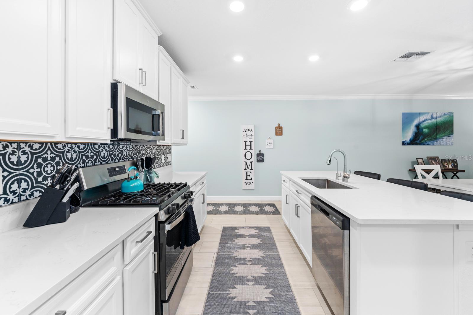 Image 7 of 38 For 17538 Holly Well Avenue