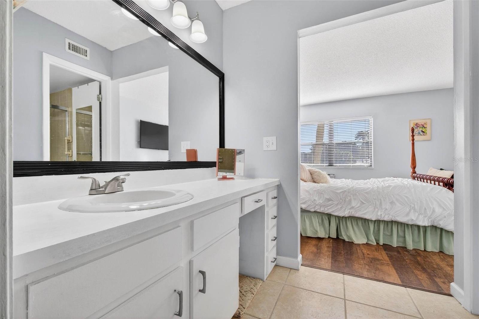 Image 20 of 44 For 14130 Rosemary Lane 4105