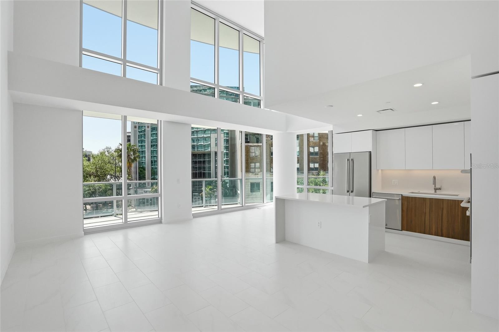 Listing photo id 0 for 400 Central Avenue 301