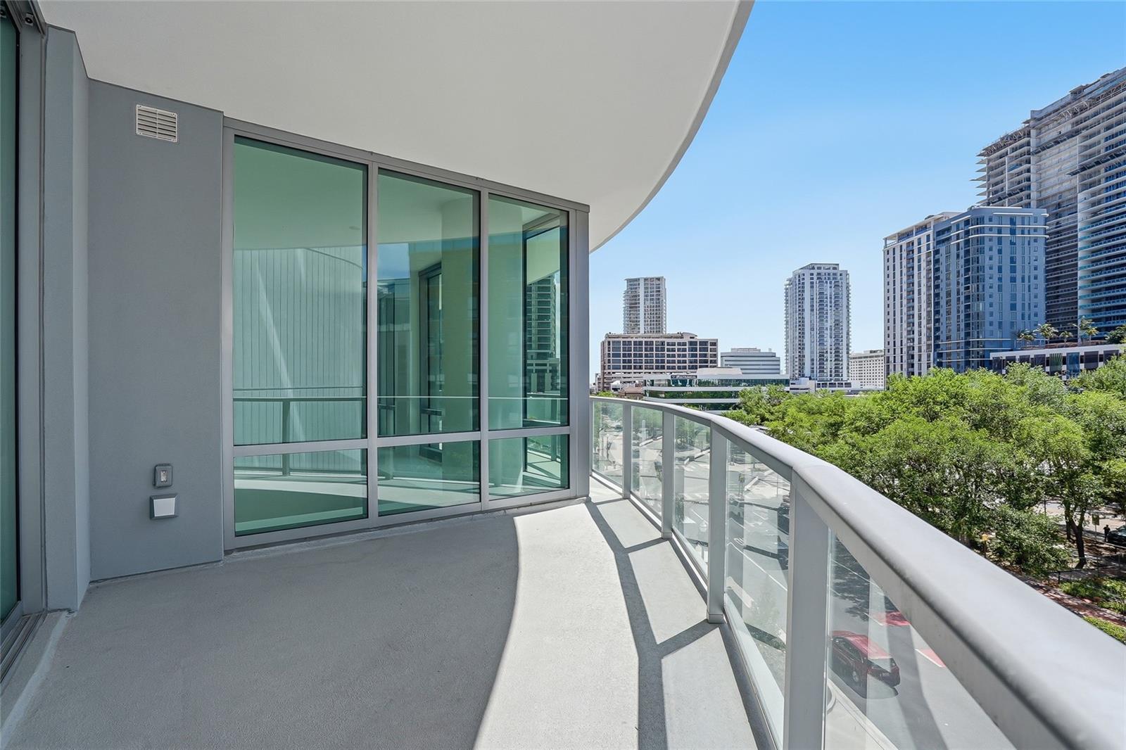 Listing photo id 24 for 400 Central Avenue 301