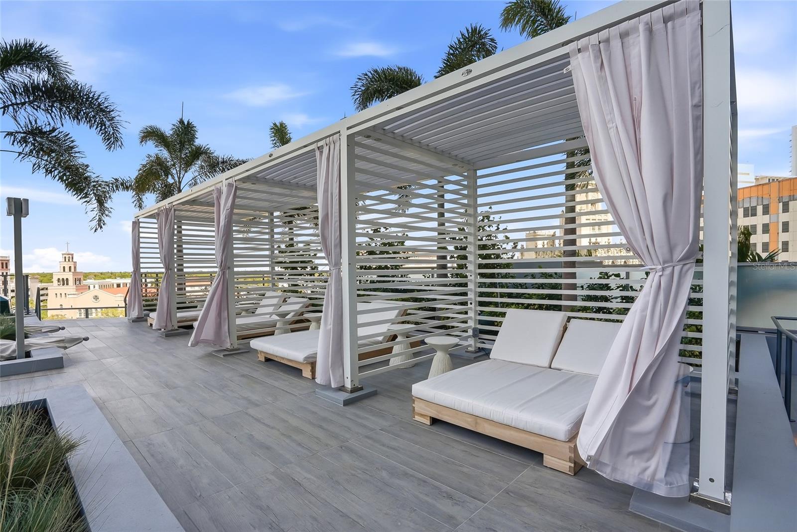 Listing photo id 28 for 400 Central Avenue 301