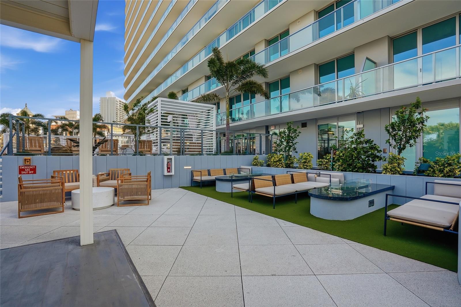 Listing photo id 29 for 400 Central Avenue 301