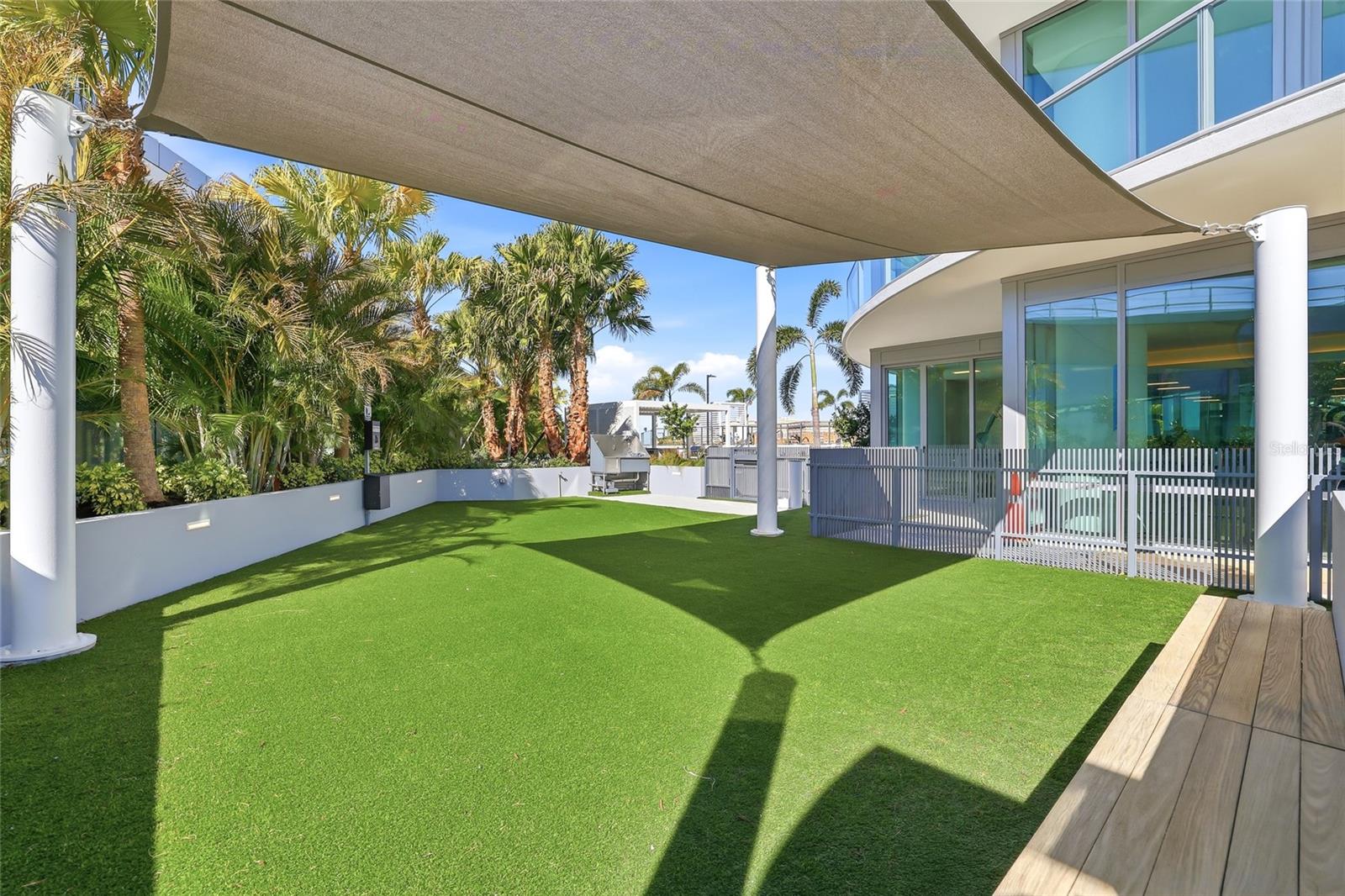 Listing photo id 31 for 400 Central Avenue 301