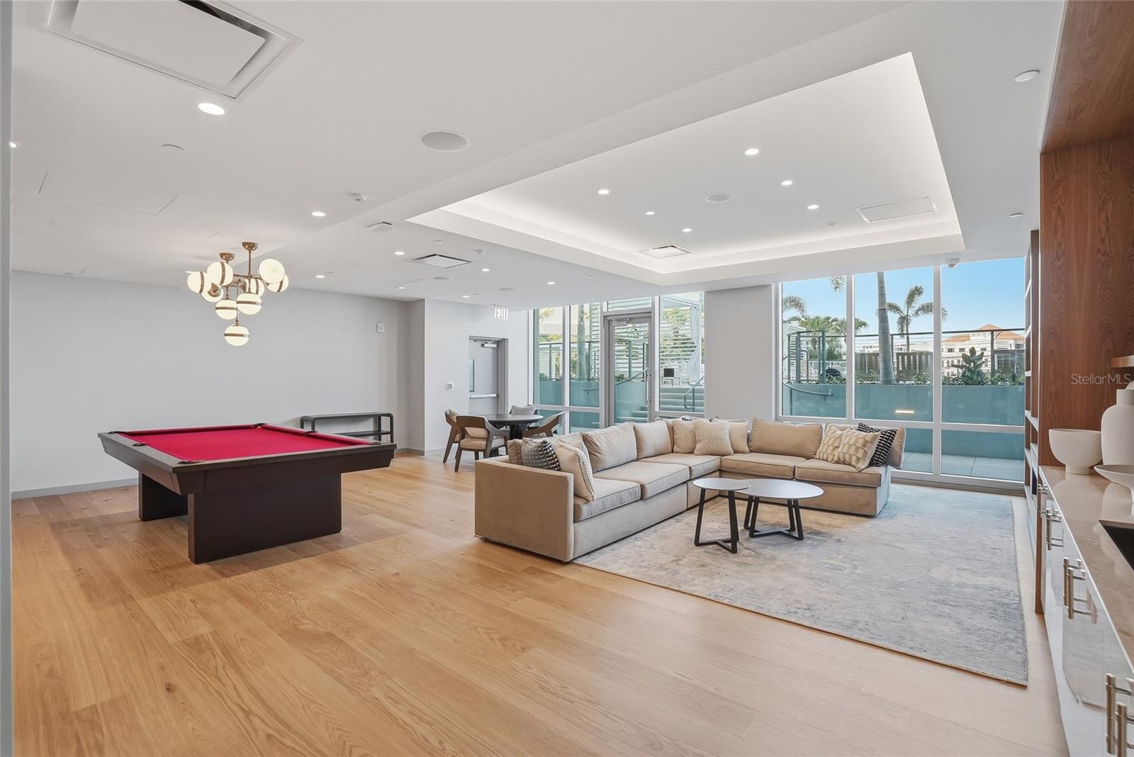 Listing photo id 34 for 400 Central Avenue 301