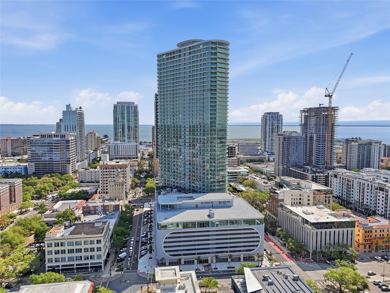 Listing photo id 36 for 400 Central Avenue 301