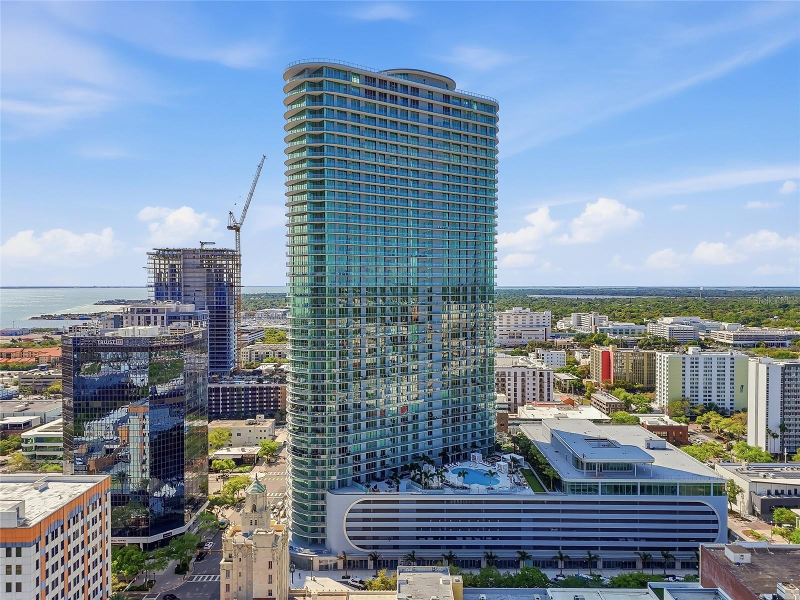 Listing photo id 37 for 400 Central Avenue 301