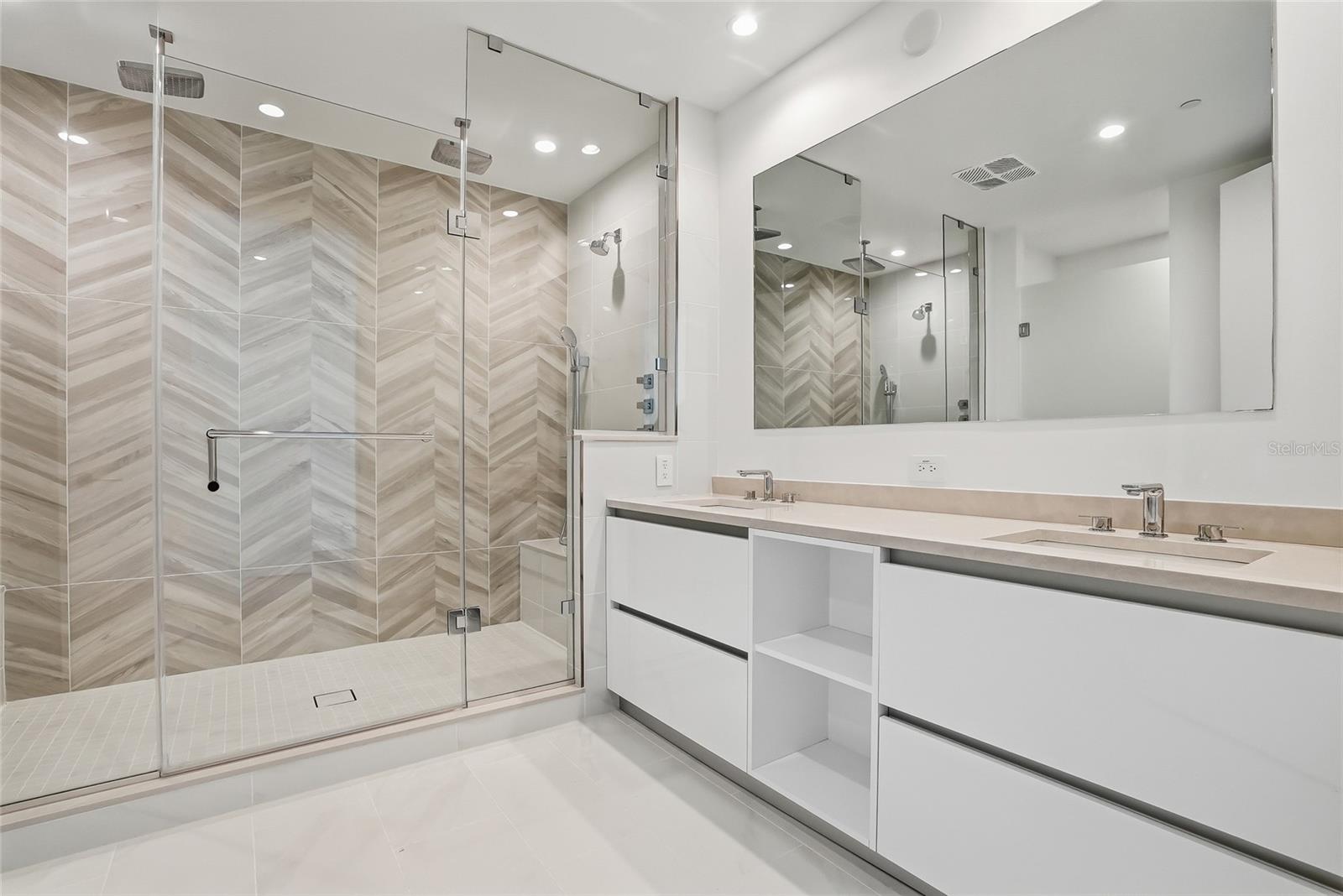 Listing photo id 3 for 400 Central Avenue 301