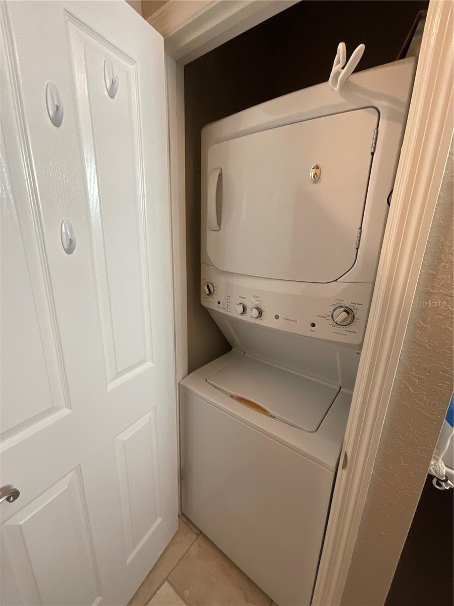 Listing photo id 15 for 202 Fairmont Street