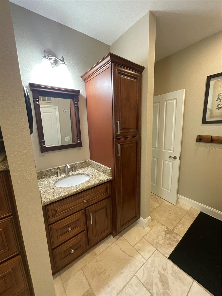 Listing photo id 16 for 202 Fairmont Street