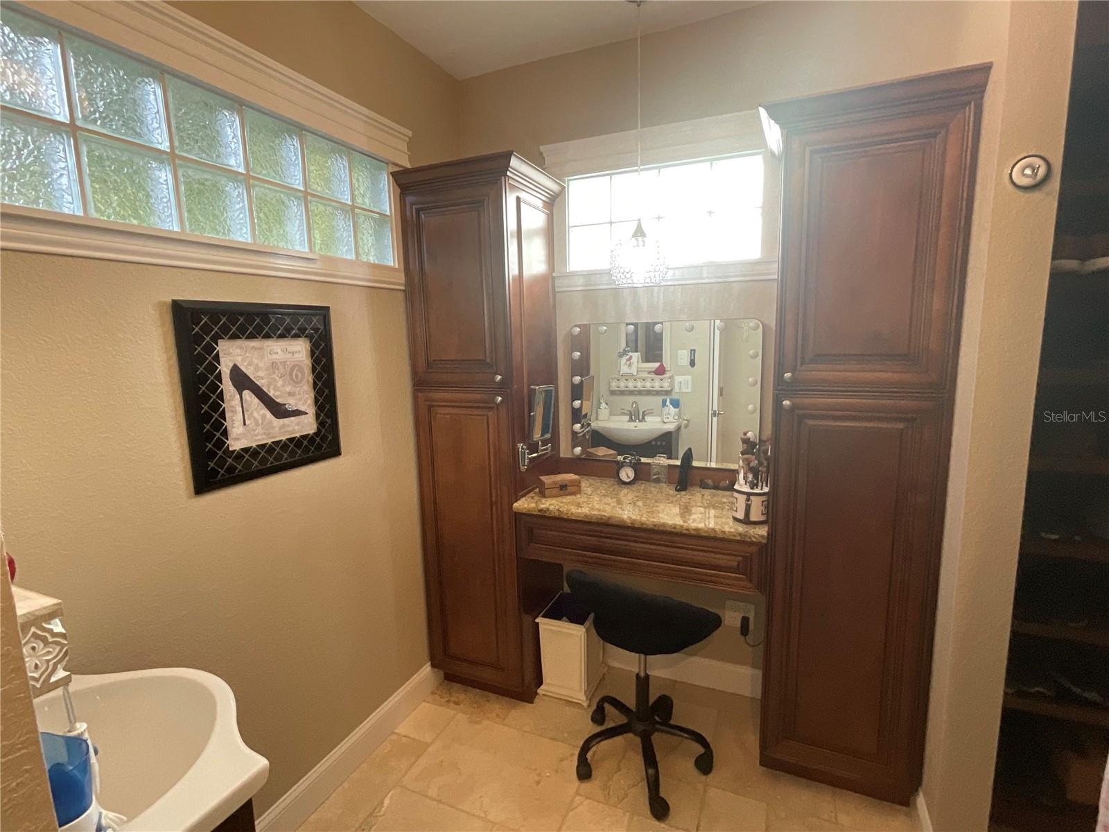 Listing photo id 20 for 202 Fairmont Street