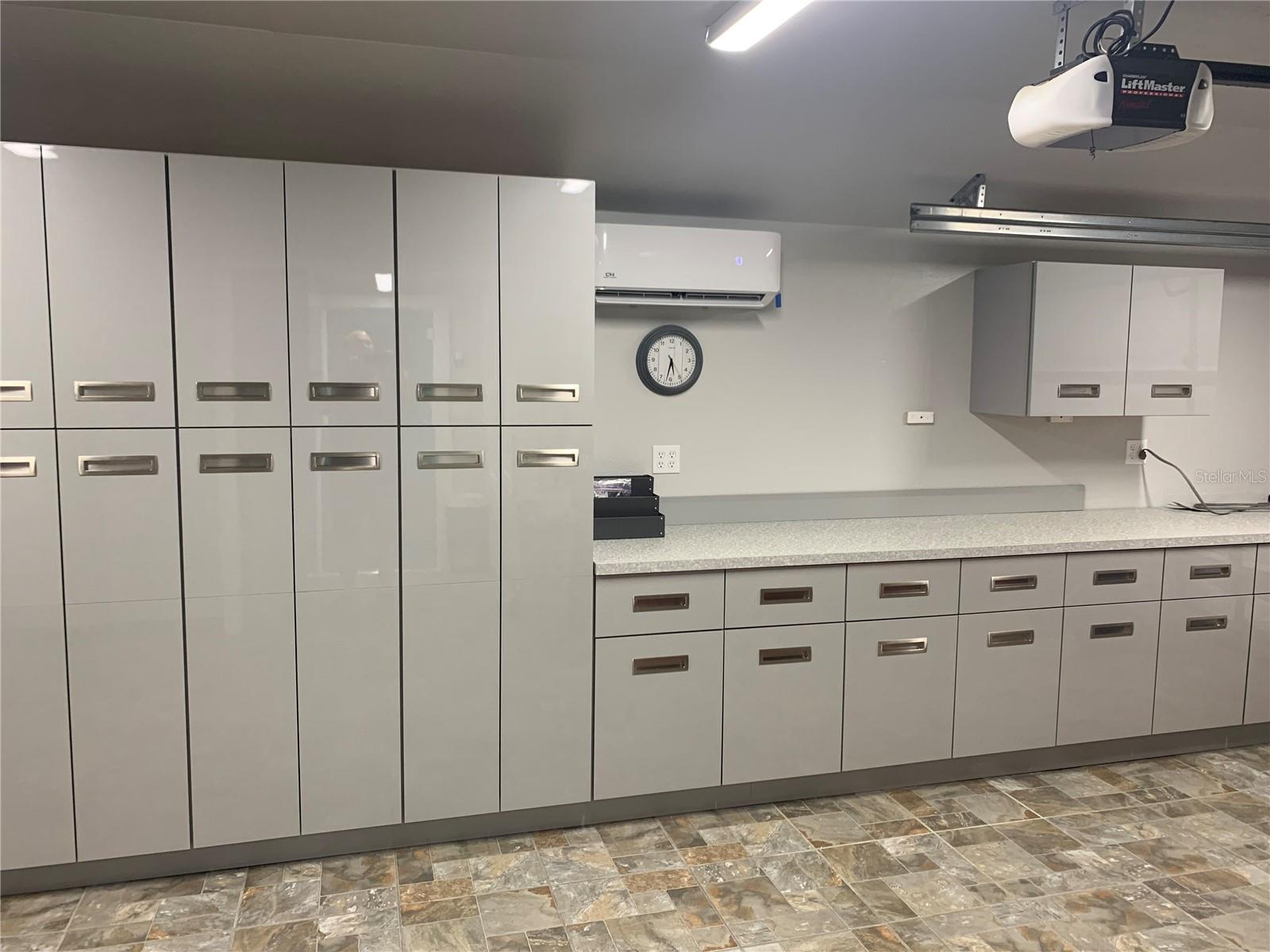 Listing photo id 31 for 202 Fairmont Street