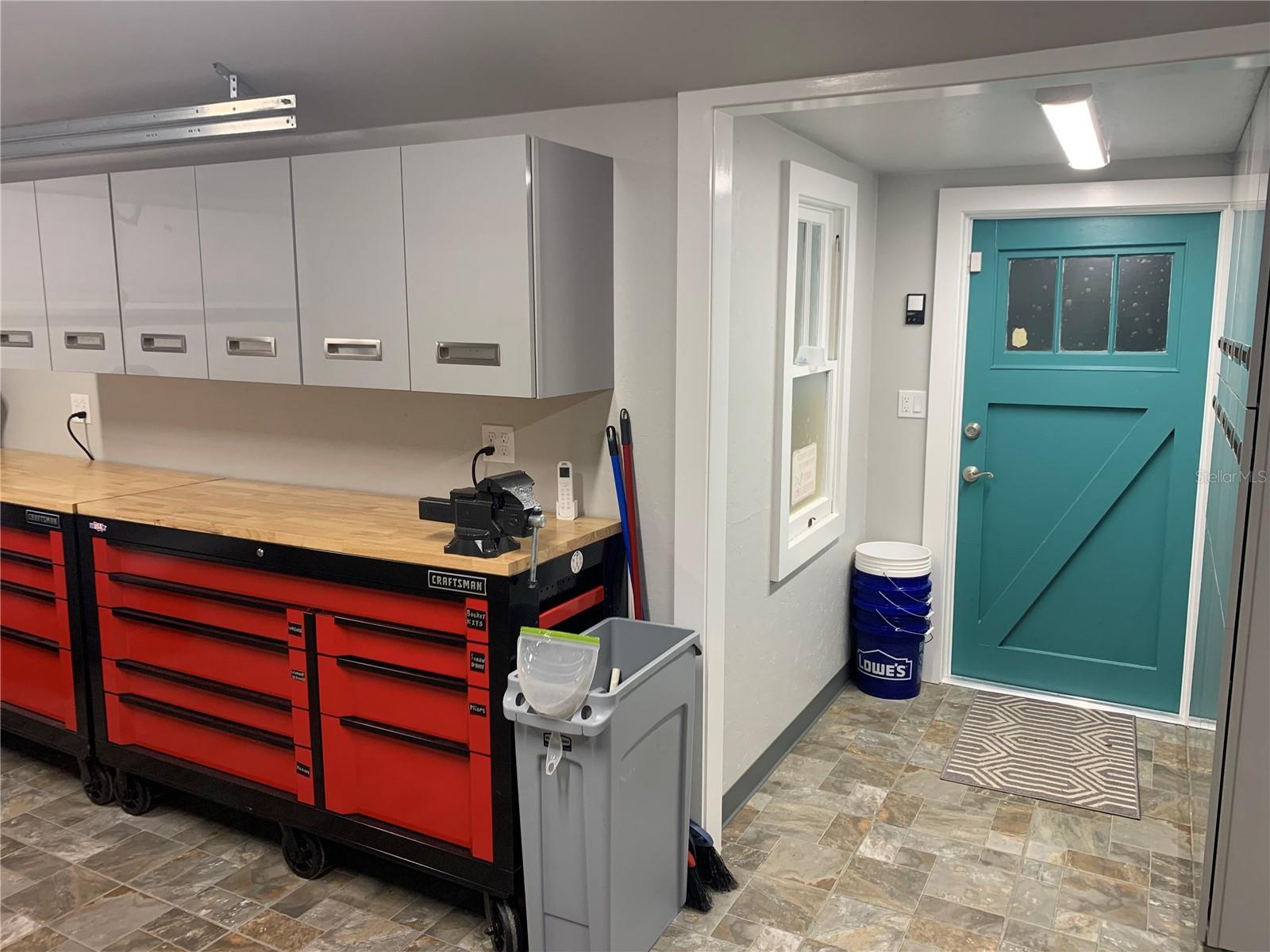 Listing photo id 33 for 202 Fairmont Street