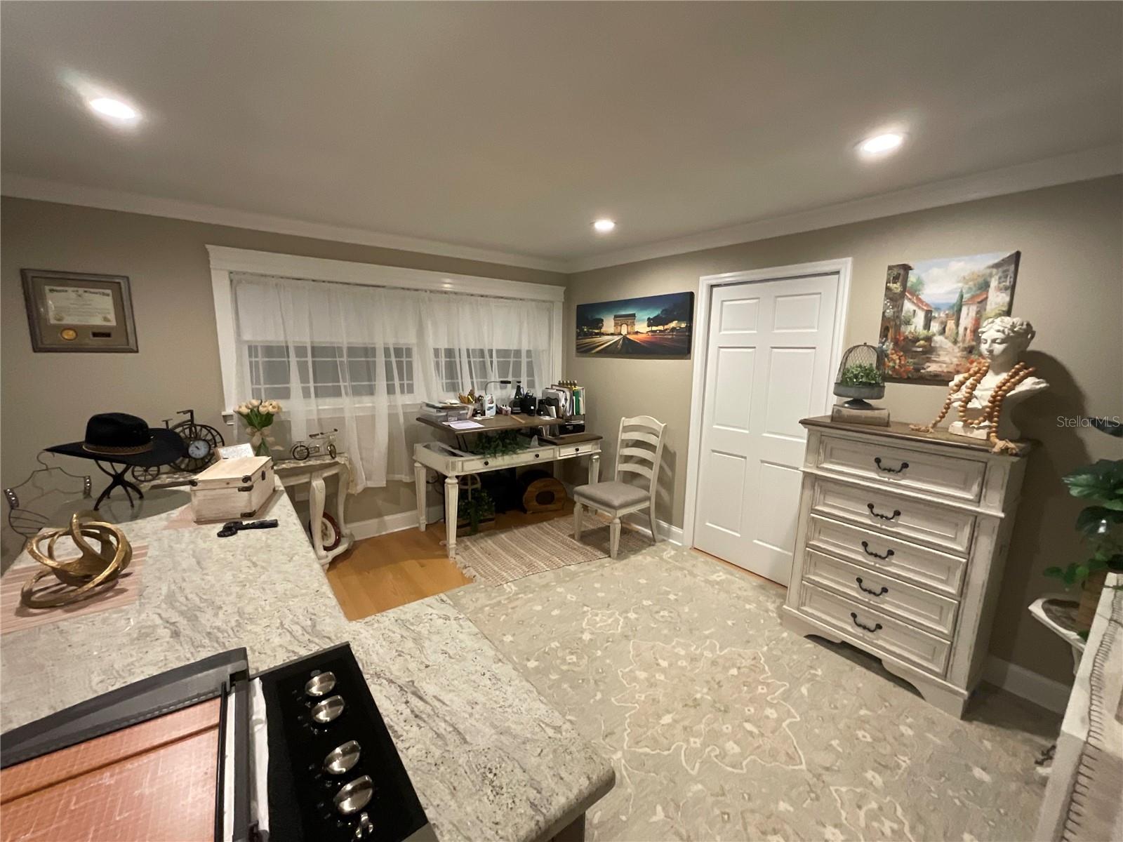 Listing photo id 40 for 202 Fairmont Street