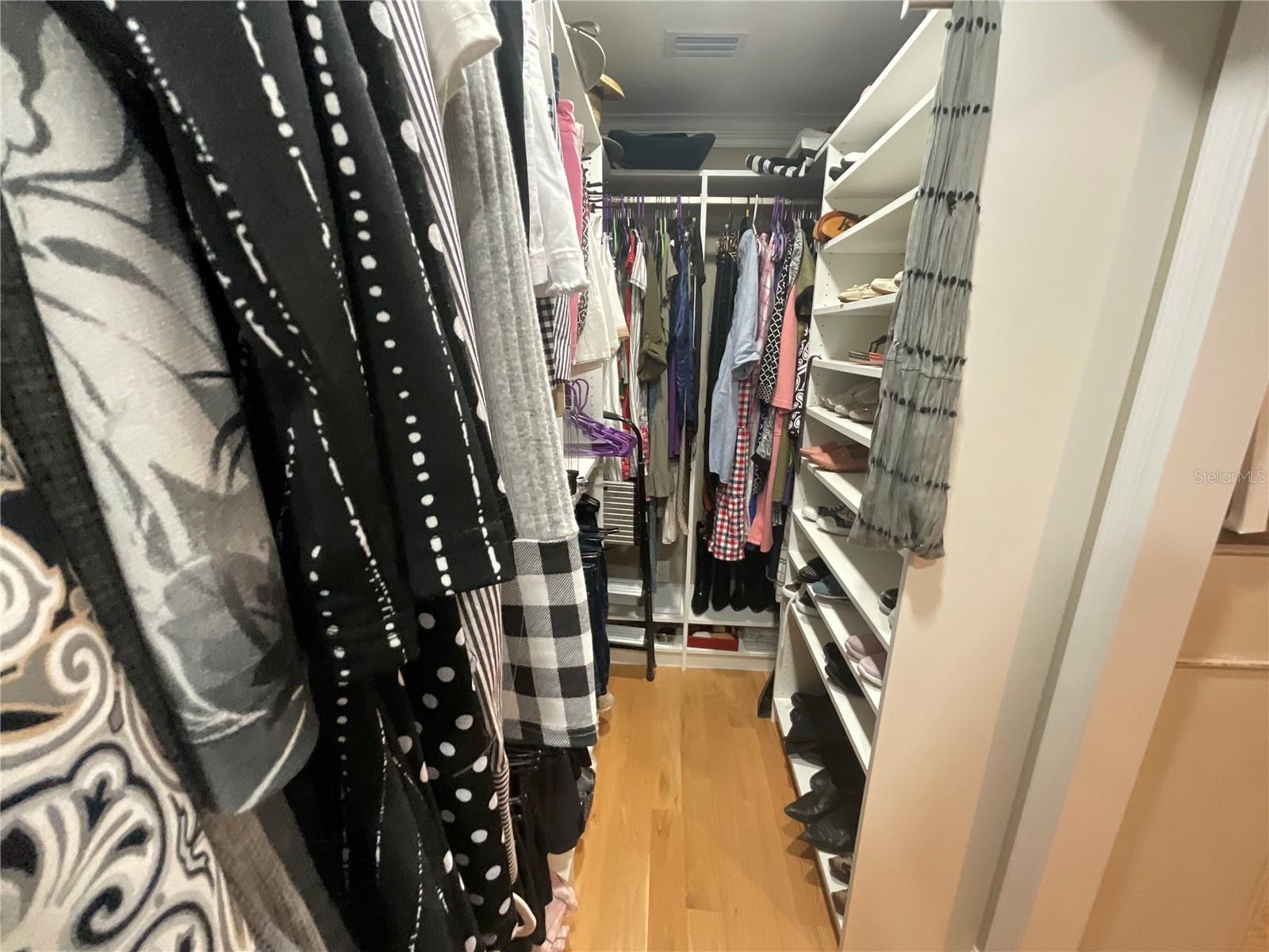 Listing photo id 43 for 202 Fairmont Street