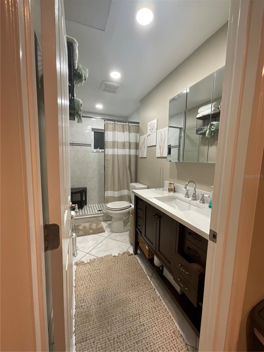 Listing photo id 44 for 202 Fairmont Street