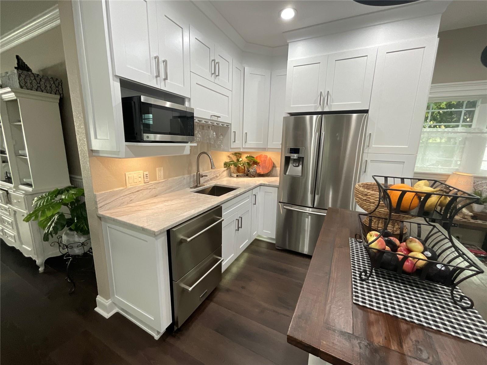 Listing photo id 7 for 202 Fairmont Street