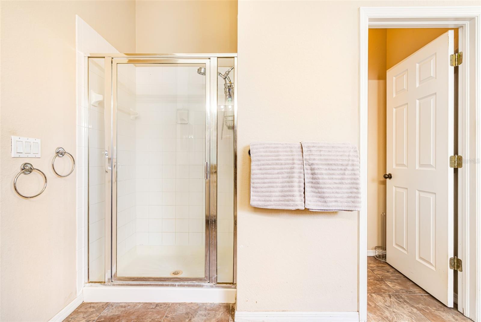 Image 21 of 34 For 13451 Hampton Park Court