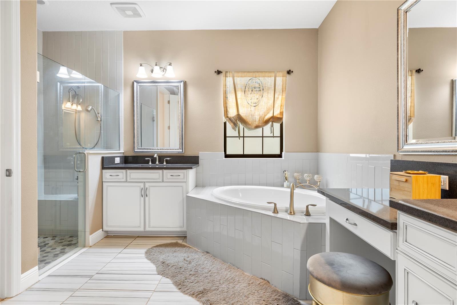 Listing photo id 33 for 4374 Tuner Bend