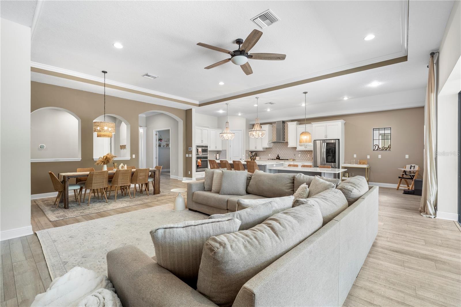 Listing photo id 40 for 4374 Tuner Bend