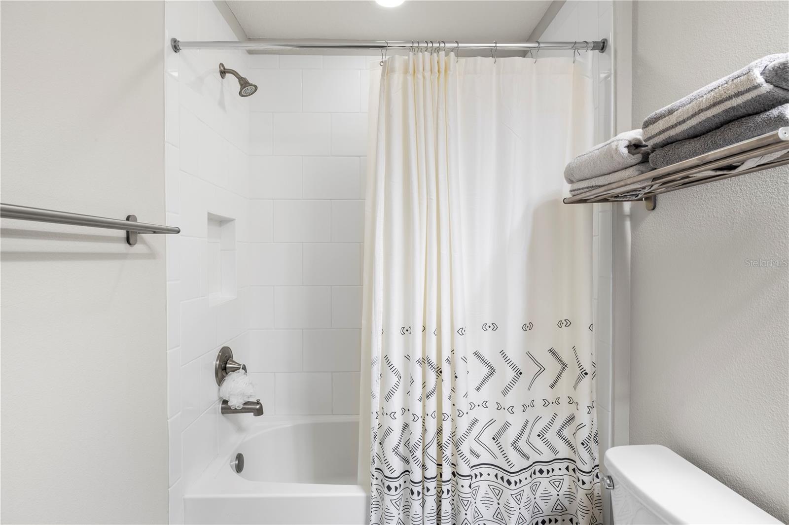 Listing photo id 58 for 4374 Tuner Bend