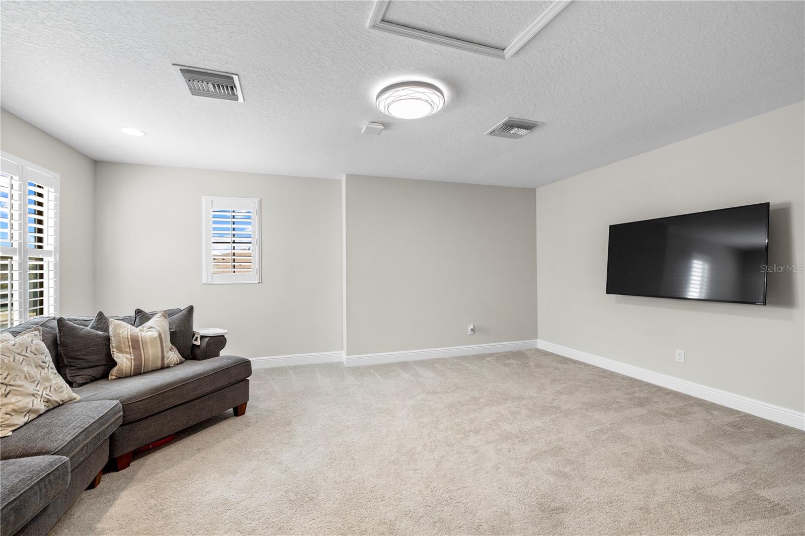 Listing photo id 61 for 4374 Tuner Bend