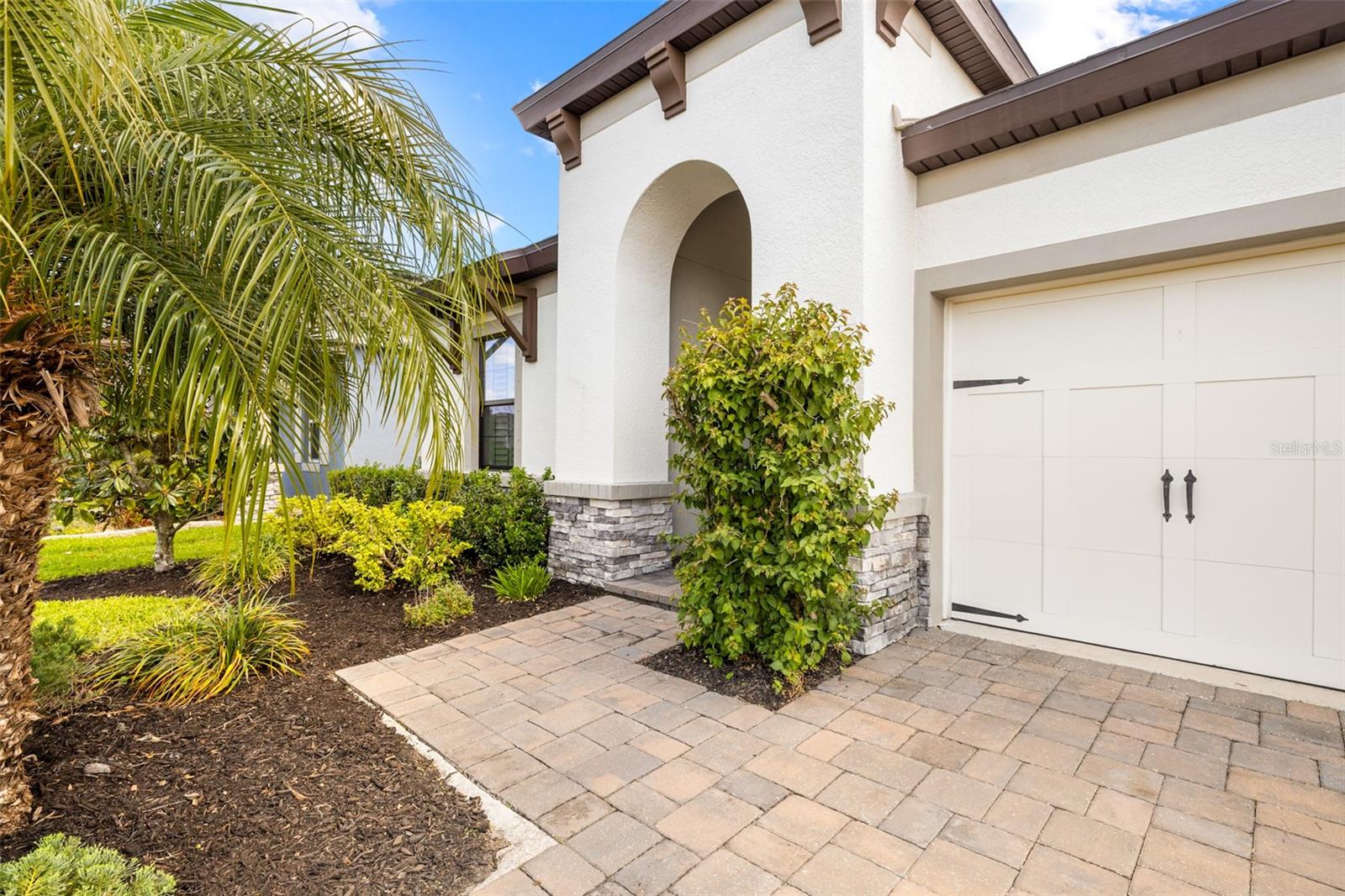 Listing photo id 63 for 4374 Tuner Bend