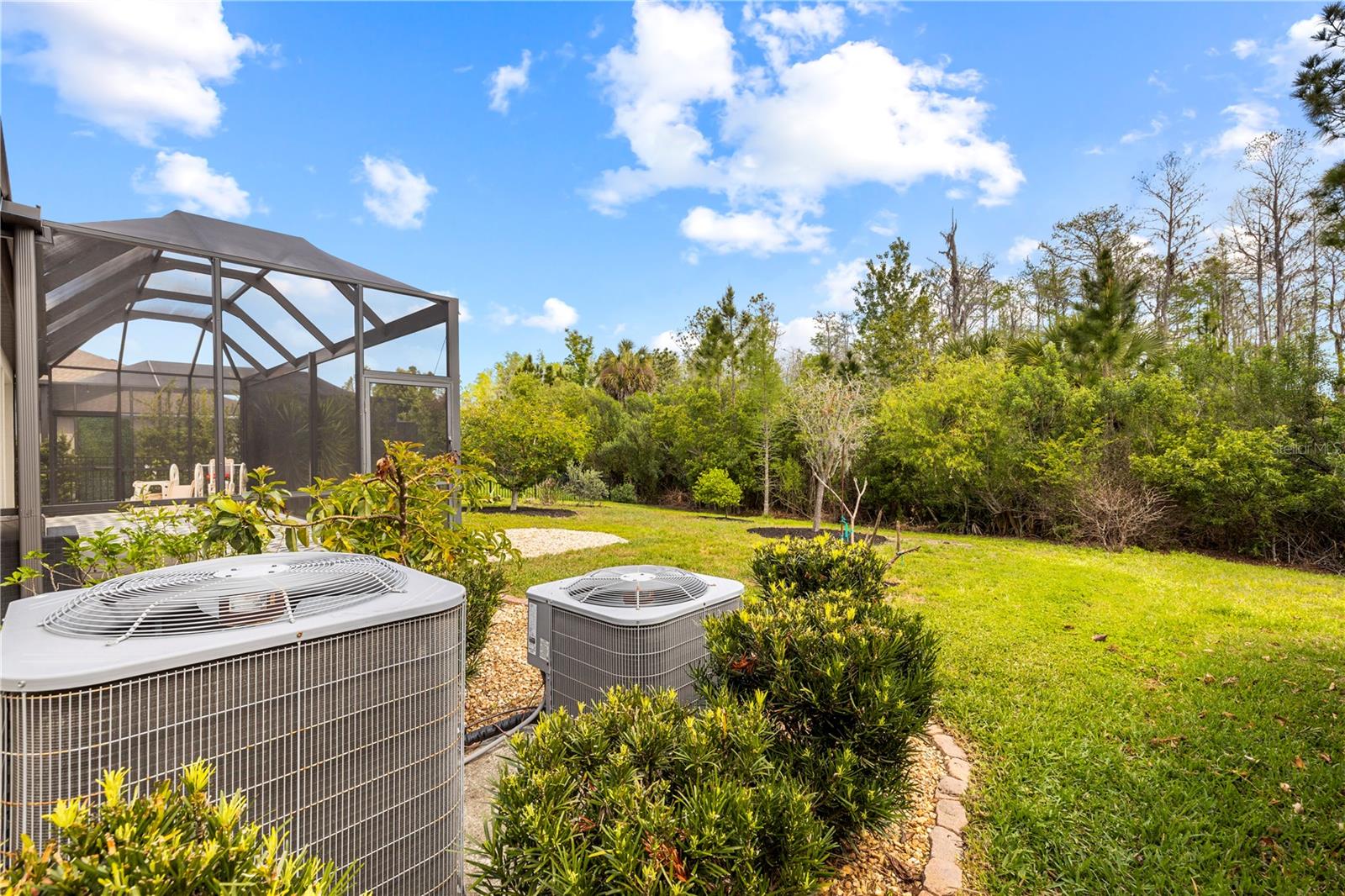 Listing photo id 77 for 4374 Tuner Bend