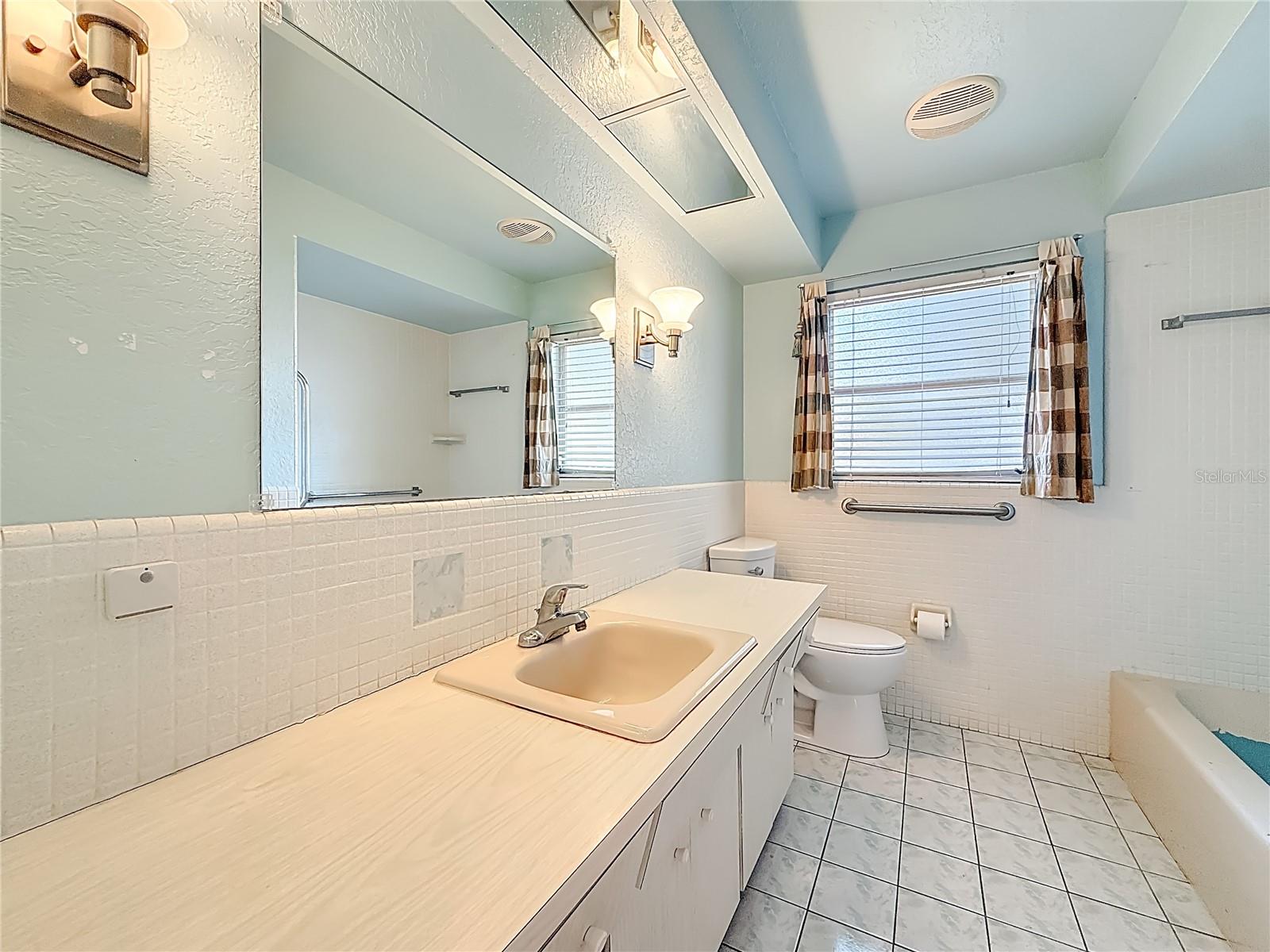 Image 23 of 30 For 2028 Imperial Way