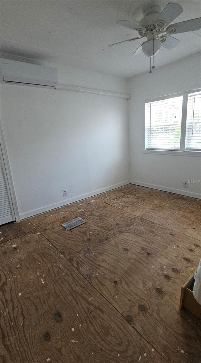 Image 46 of 89 For 13144 Coxswain Court