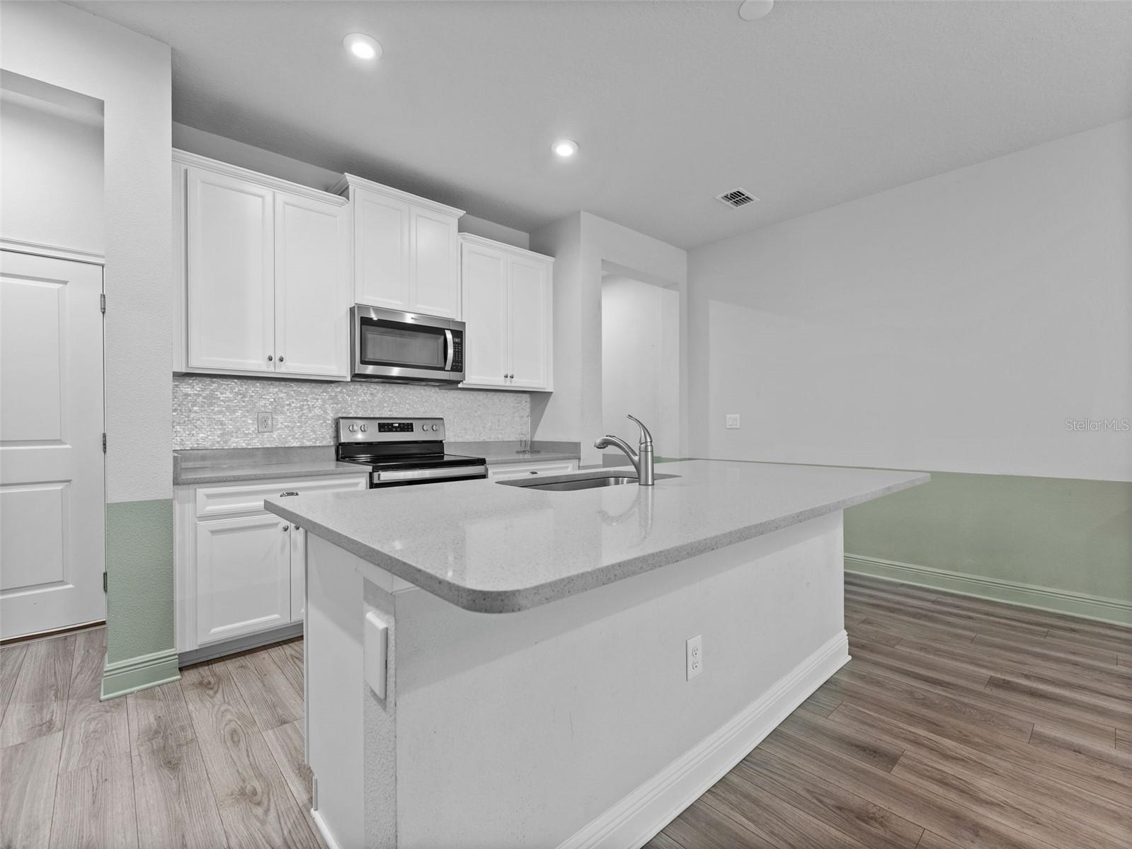 Image 5 of 30 For 5845 Grand Sonata